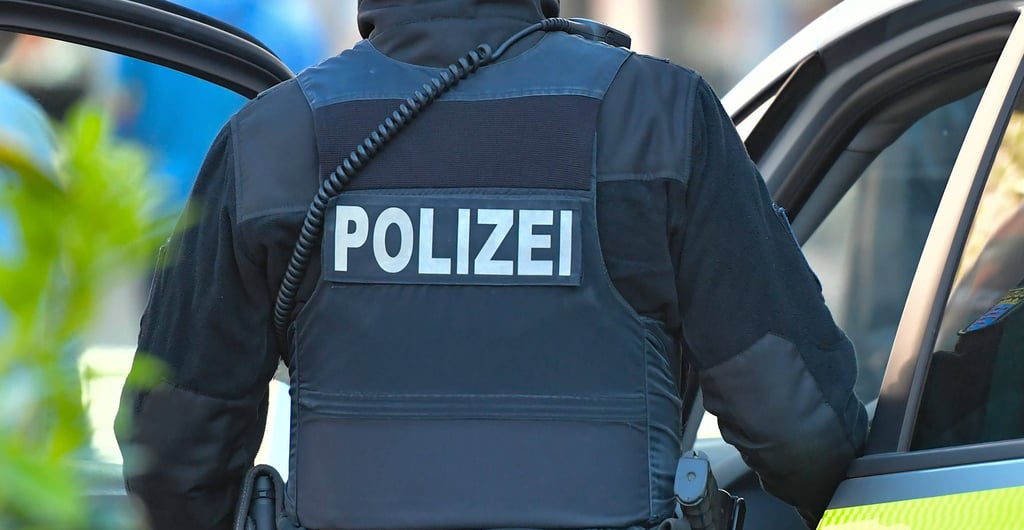 Die Polizei in Zerbst sucht einen Tankbetrüger.