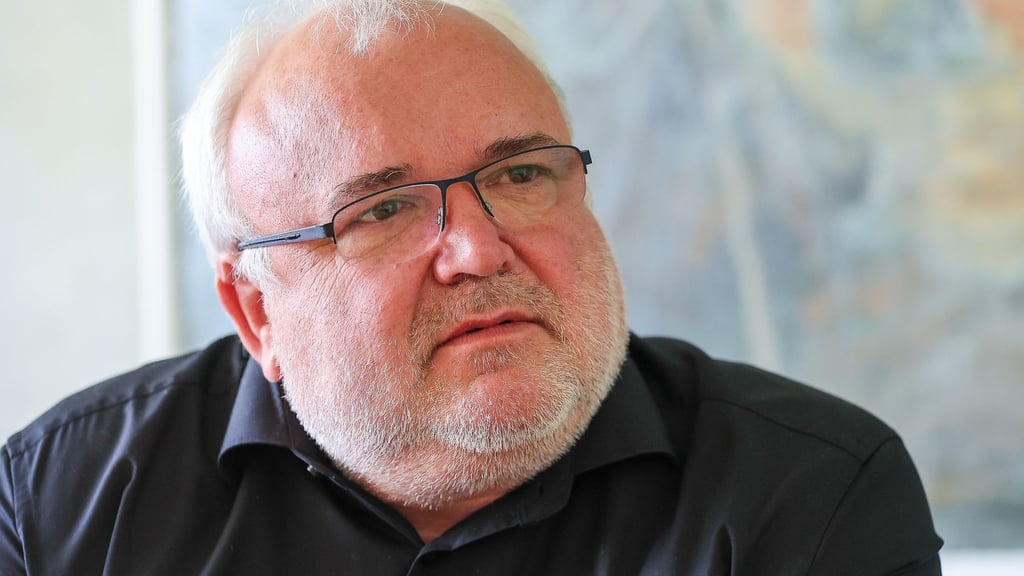 Zoodirektor Jörg Junhold wehrt sich gegen die Kritik nach der Schlachtung eines Zebras.