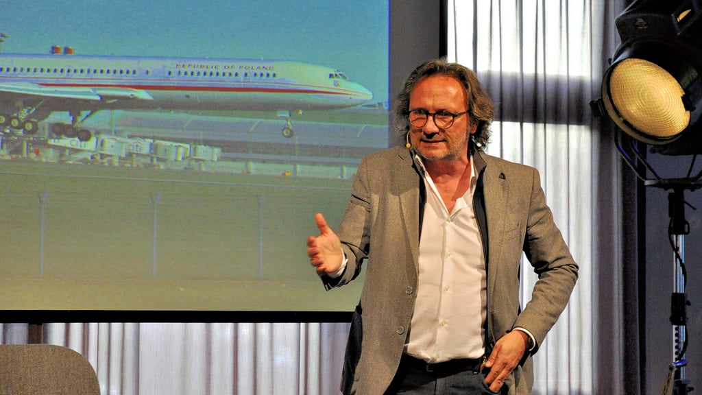 Der Pilot und Redner Peter Brandl hielt in Magdeburg einen Vortrag zum Thema „Crash-Kommunikation“.