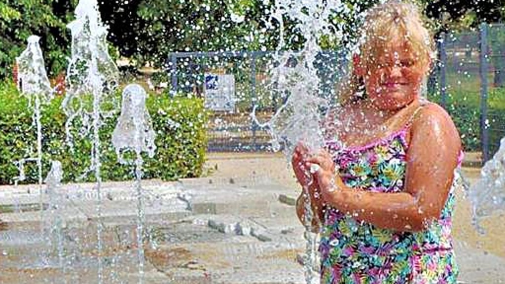 Das Wasserspiel am Burger Bahnhof wird auch gern zur Abkühlung genutzt. Auch dieses Jahr?