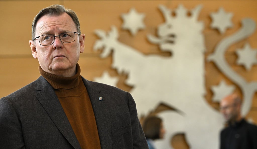 Bodo Ramelow (Die Linke), Ministerpräsident von Thüringen, während der Sitzung des Thüringer Landtags.
