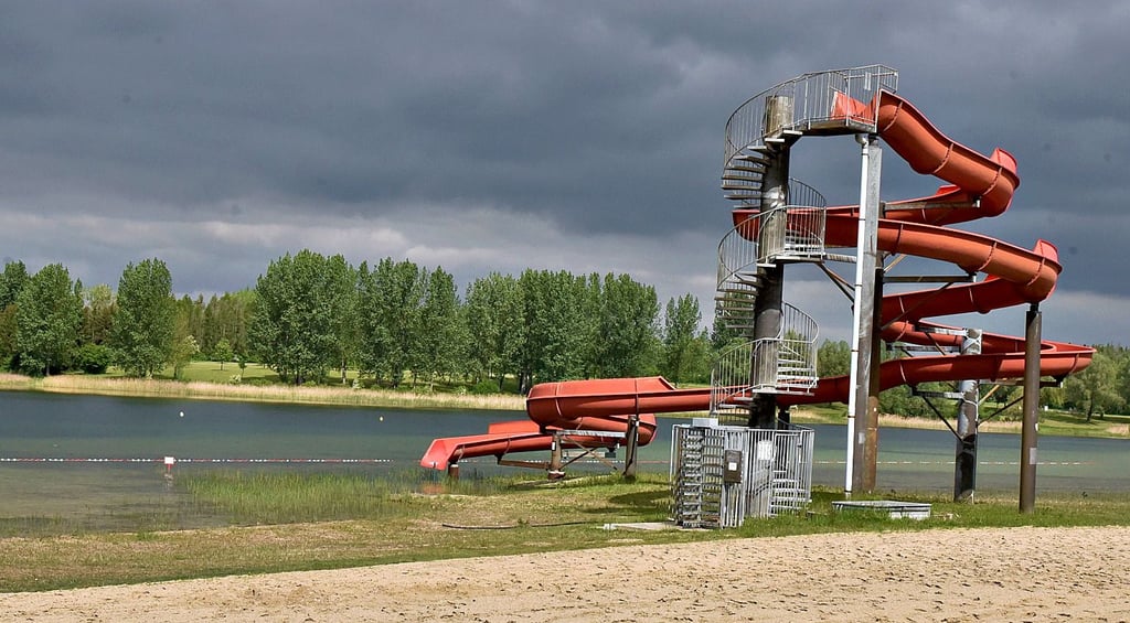 Die Rutsche am Mondsee ist aufgrund des geringen Wasserstandes seit mehreren Jahren schon nicht mehr in Betrieb.