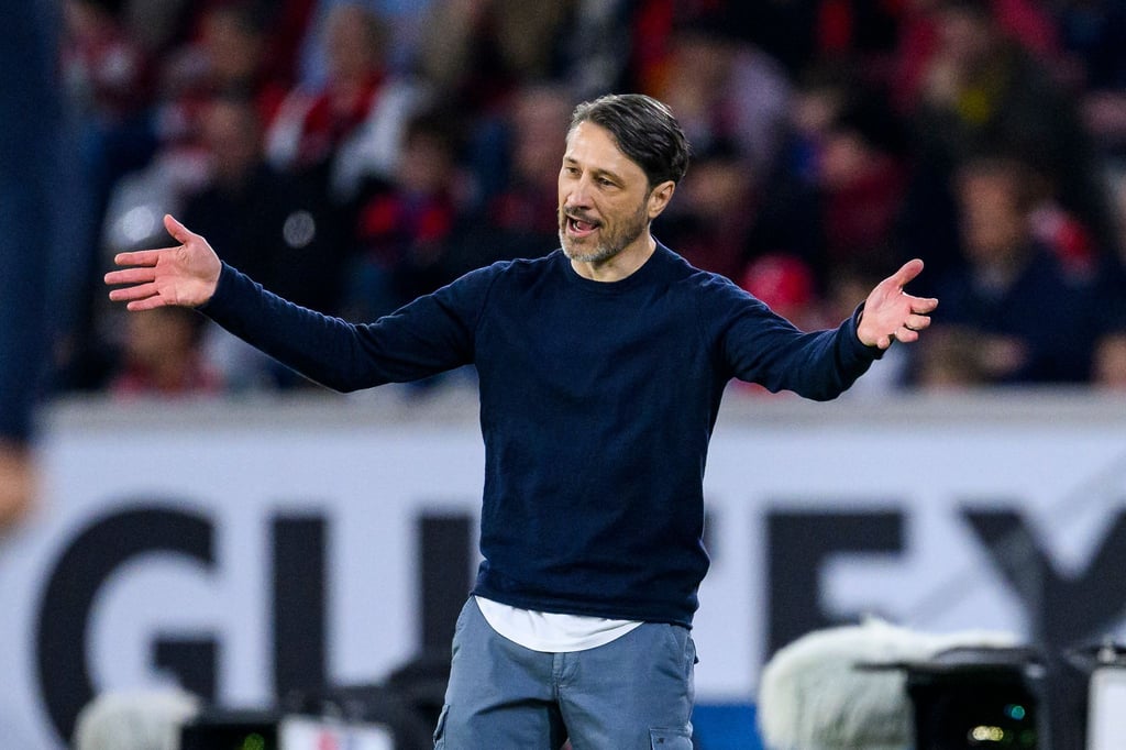 Wolfsburgs Trainer Niko Kovac gestikuliert.