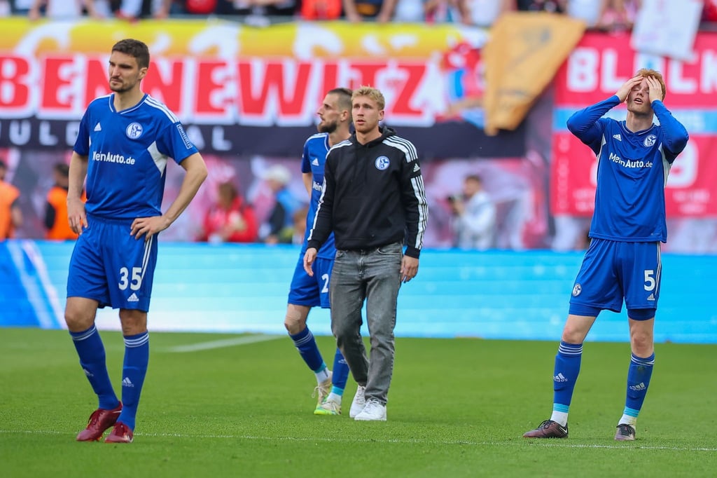 Der FC Schalke 04 steigt nach der Niederlage in Leipzig ab.