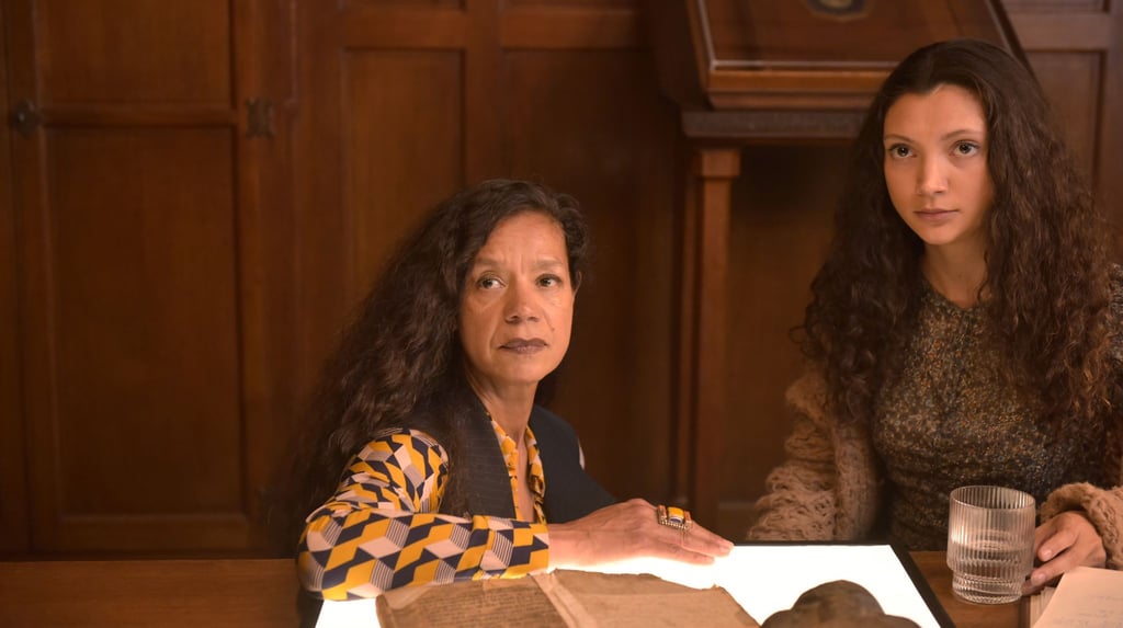 Christine Philips (Jaye Griffiths, l) und Zoe Waterman (Tara Hetharia) in einer Szene des TV-Krimis „Kommissar Van der Valk - Erlösung in Amsterdam“.