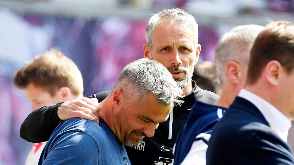 RB-Trainer Marco Rose und Schalke-Coach Thomas Reis (l.) sind Freunde