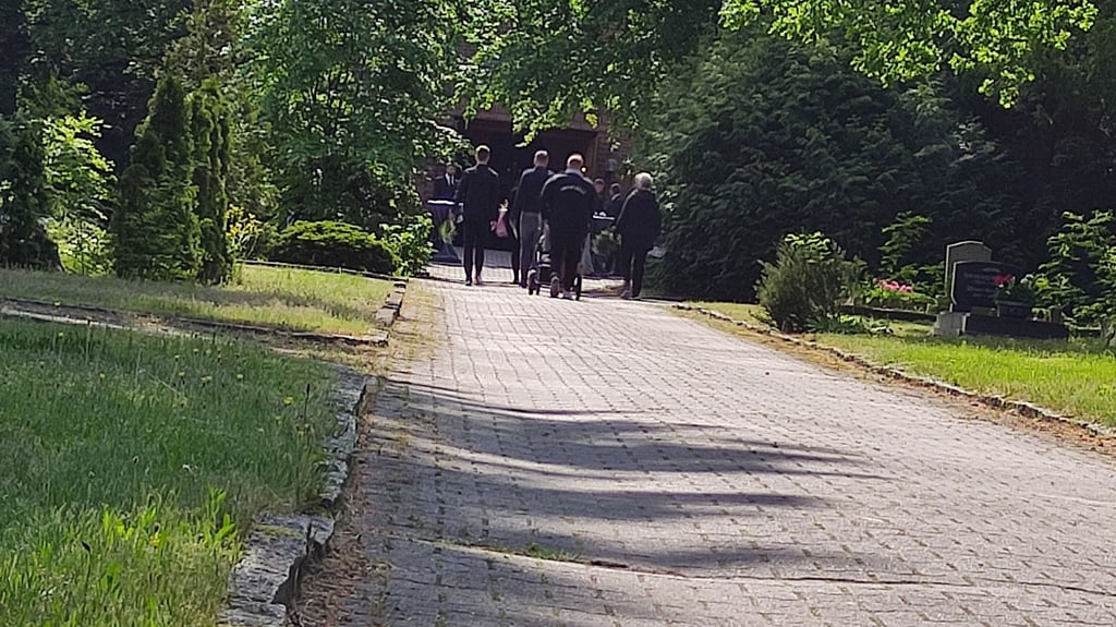 Abschied von Kezhia H. auf dem Klötzer Friedhof.