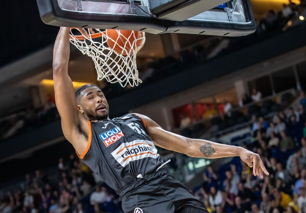 Bruno Caboclo von ratiopharm Ulm überzeugt beim Serienauftakt im Playoff-Halbfinale beim FC Bayern München.