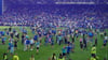 Everton-Fans stürmen das Spielfeld nach dem Sieg gegen den AFC Bournemouth und dem damit verbundenen Klassenerhalt.
