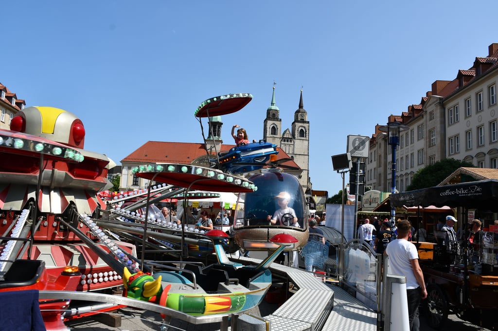 Tausende Besucher kamen zum Stadtfest 2023 in der Innenstadt von Magdeburg.