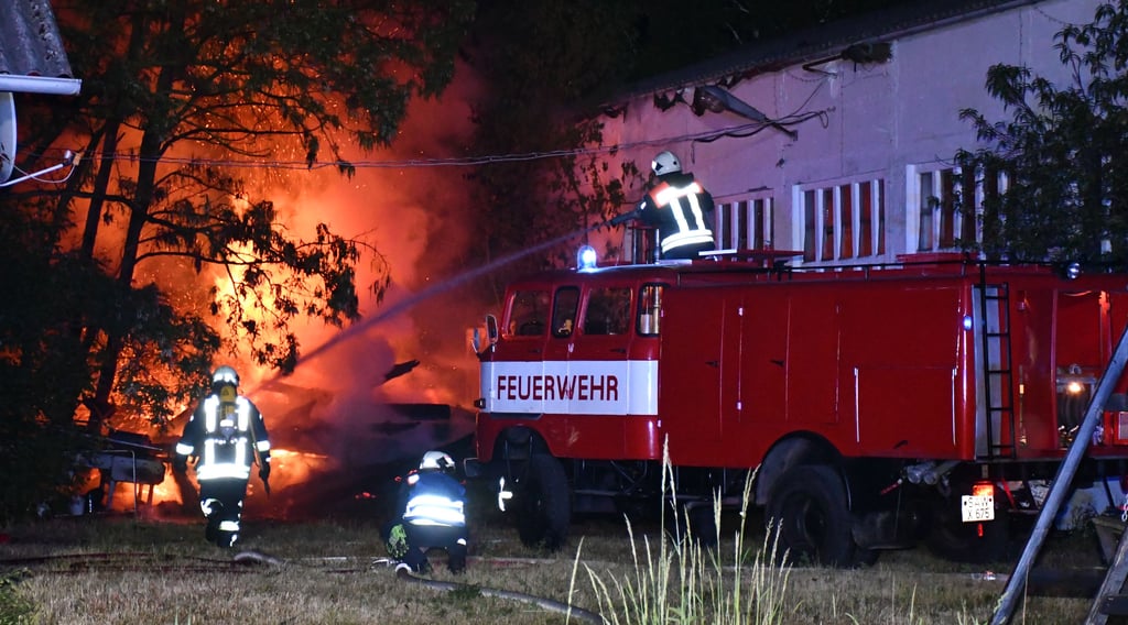 Es brannte direkt neben einer früheren Produktionshalle.
