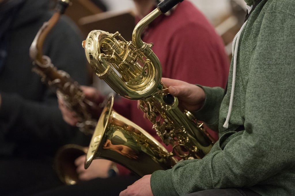 Zwei hochwertige Saxophone wurden am Sonntag auf dem Flugplatzfest in Dessau entwendet.