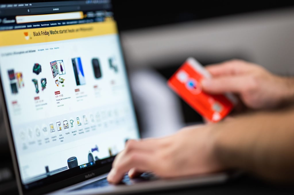 Onlineshopping ist praktisch, zieht aber leider auch Betrügerinnen und Betrüger magisch an.