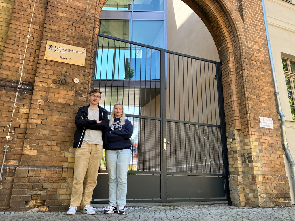 John Kaube und Lina Schröter wollen keine Kleidungsvorschriften.