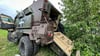 Auf diesem vom Telegrammkanal des Gouverneurs der Region Belgorod veröffentlichten Handout-Foto ist ein beschädigtes Militärfahrzeug zu sehen.