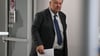 Der Steueranwalt Hanno Berger kommt zum Prozessauftakt in den Gerichtssaal.