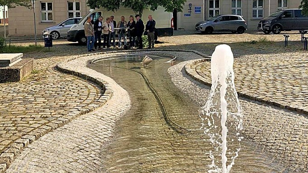 Brunnen sprudelt wieder.