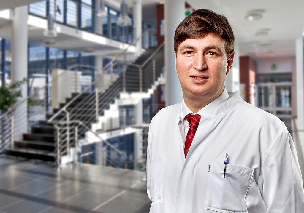 Priv.-Doz. Dr. Robert Rotter ist Chefarzt der Klinik für Orthopädie und Unfallchirurgie am Städtischen Klinikum Dessau. Bei der Telefonsprechstunde "Frag den Doc" ging es diesmal um das Thema Knochenbrüche.