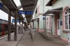 Das Archivfoto zeigt einen Blick auf Bahnsteig 1 des Naumburger Hauptbahnhofs. Zwischen Hauptbahnhof und Naumburg-Ost  fahren die Züge der Regionalbahn RB 77 im Juni und im Juli nur noch eingeschränkt.