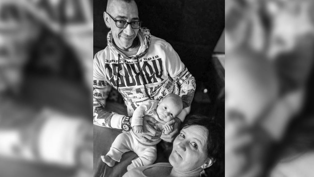 Ein Bild aus glücklichen Tagen: Mandy Nowak, Sven Rebenstorf und ihre kleine Tochter.