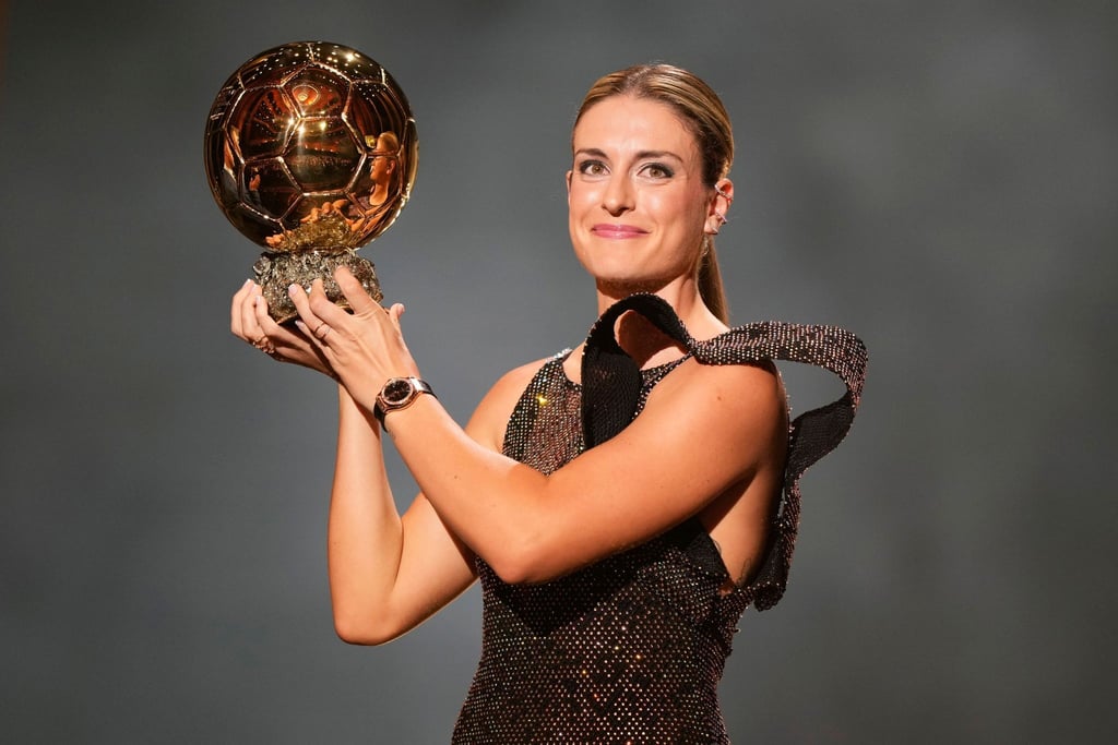 Will mit den Frauen des FC Barcelona auch den Königsklassen-Pott nach oben strecken: Alexia Putellas.