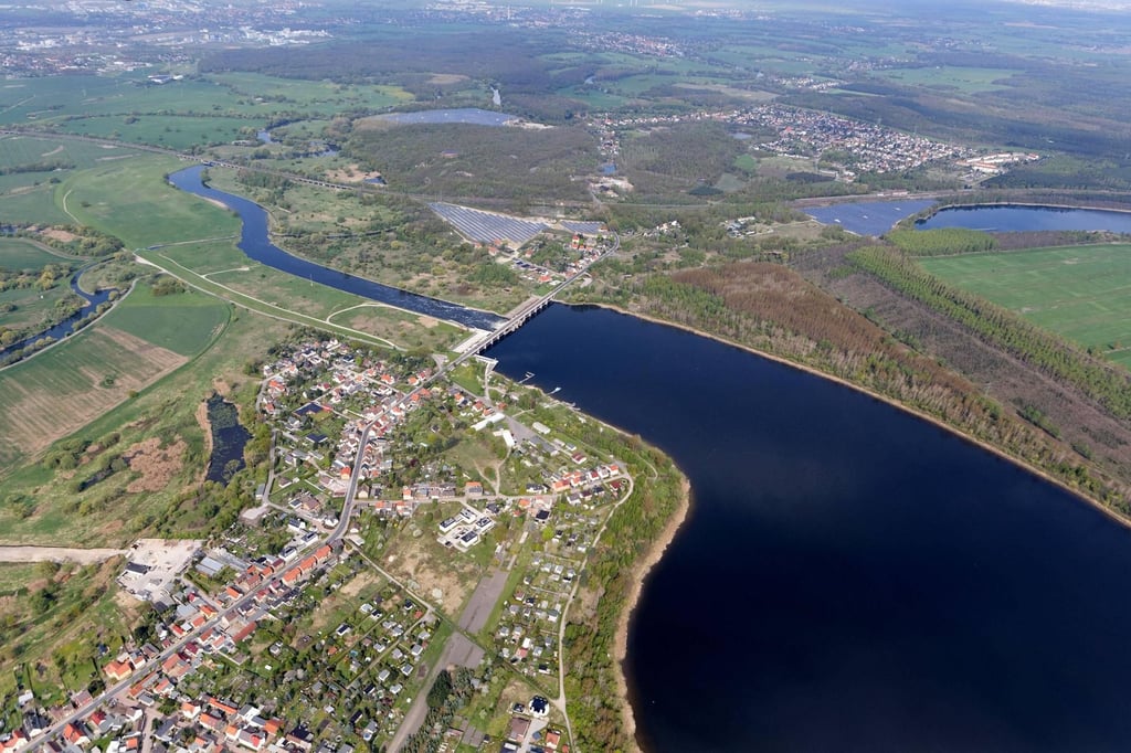 Wald und Wasser zeichnen die Gemeinde Muldestausee aus.