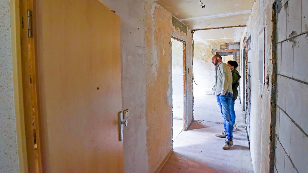 Noch ist es eine Baustelle, doch schon im Herbst sollen die Mieter in die großen Wohnungen in der Lauestraße einziehen können.