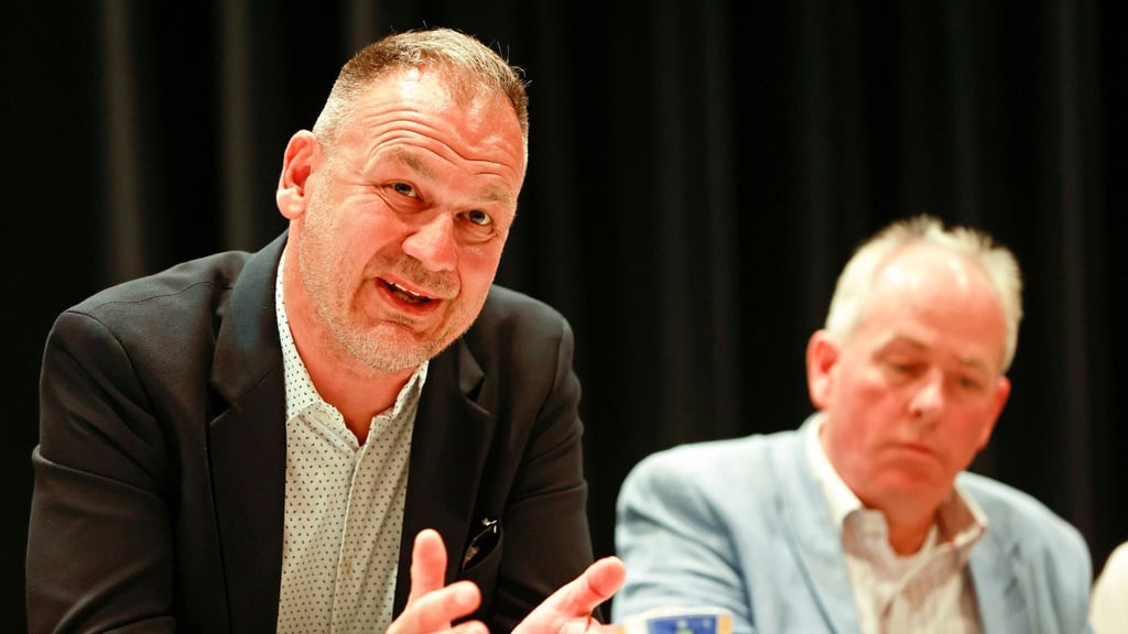 Christian Fischer (l), Geschäftsführer vom Nordharzer Städtebundtheater, und Christian Fischer, Intendant.