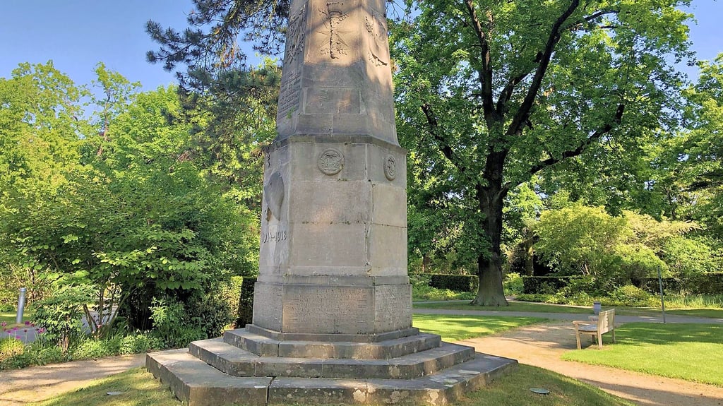Das Denkmal des Bundes Deutscher Radfahrer im Kurpark von Bad Schmiedeberg