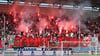 Die HFC-Fans verabschieden Toni Lindenhahn mit einer Pyroshow.