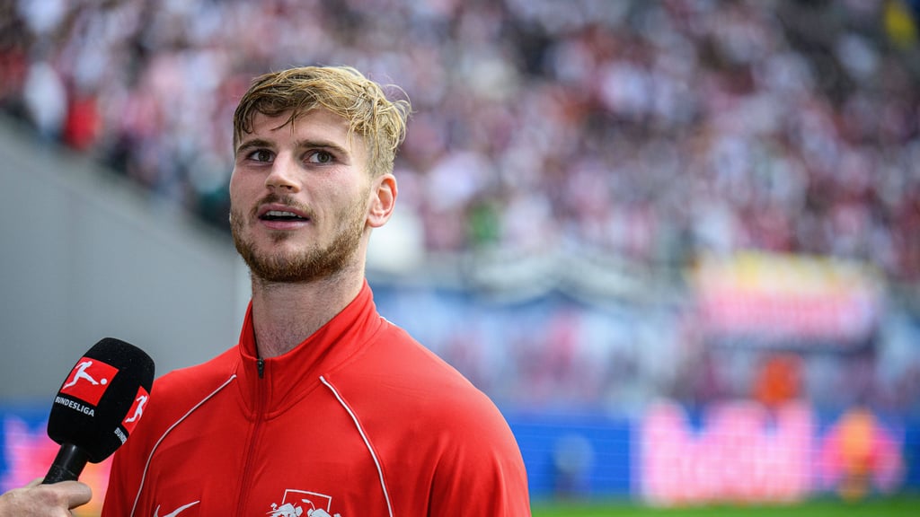 Timo Werner ärgert sich über die verpasste Chance.