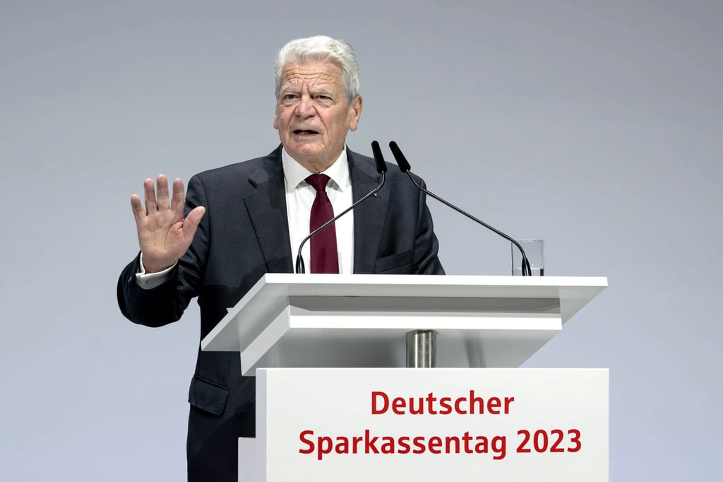 Joachim Gauck, Alt-Bundespräsident, spricht bei der Eröffnung des Deutschen Sparkassentages.