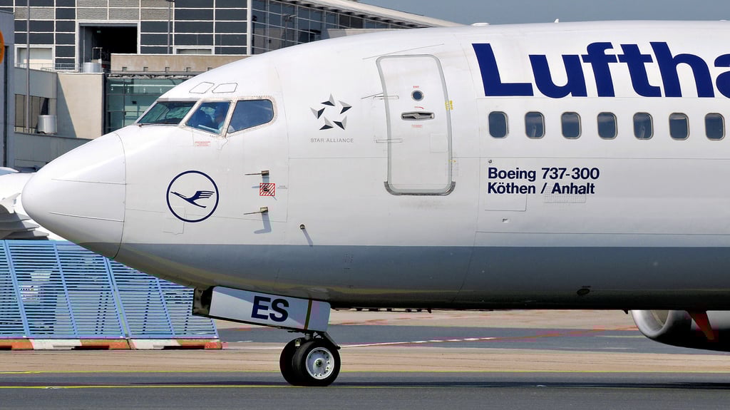 Das Flugzeug namens „Köthen/Anhalt". Vor 30 Jahren wurde das erste seiner Art in Frankfurt getauft.