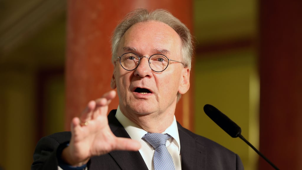 Sachsen-Anhalts Ministerpräsident Reiner Haseloff (CDU) fordert, die EU-Außengrenzen zu sichern.