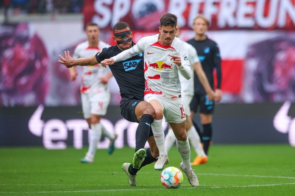 Leipzigs André Silva am Ball.