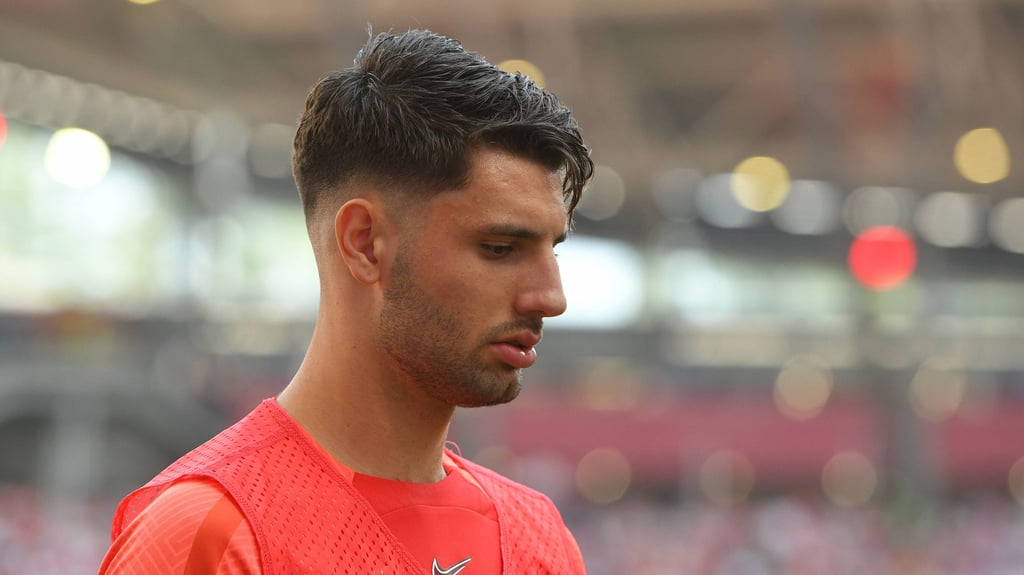 <a href="https://rblive.de/thema/dominik-szoboszlai">Dominik Szoboszlai</a>&nbsp;hat bei RB noch Vertrag bis 2026.