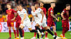 Bei den Sevilla-Spielern gibt es nach dem Sieg im Elfmeterschießen kein Halten mehr.