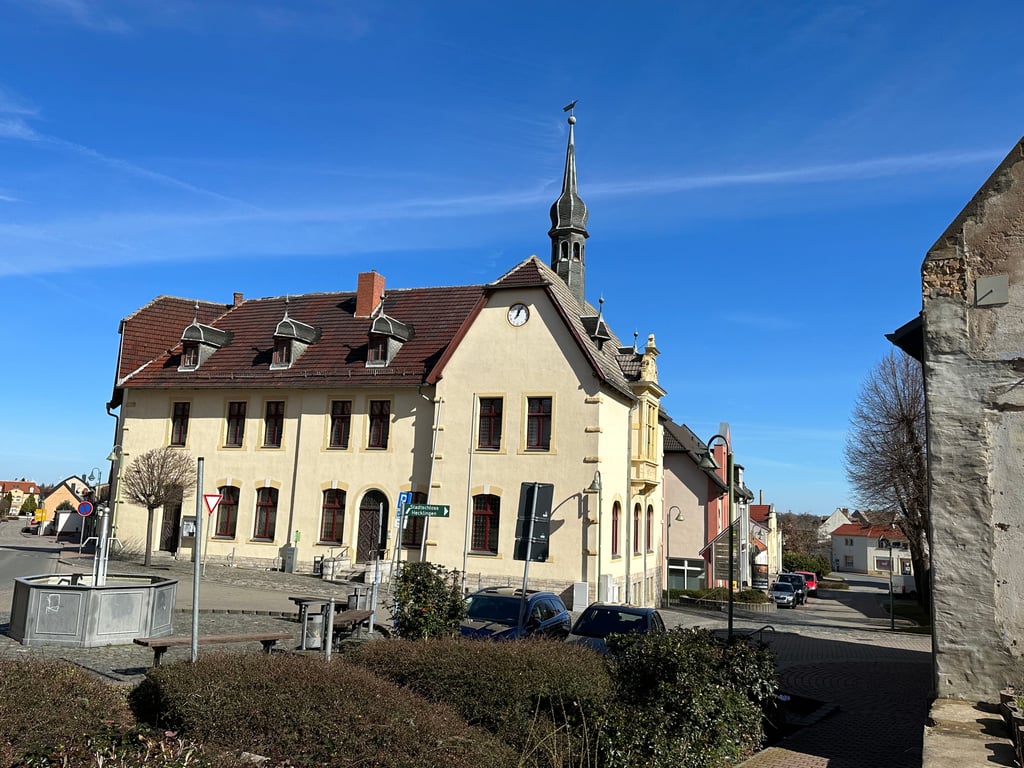 Der Chef im Hecklinger Rathaus hat das Urteil des Oberverwaltungsgerichts zum Kreisumlage-Streit mit gemischten Gefühlen aufgenommen.