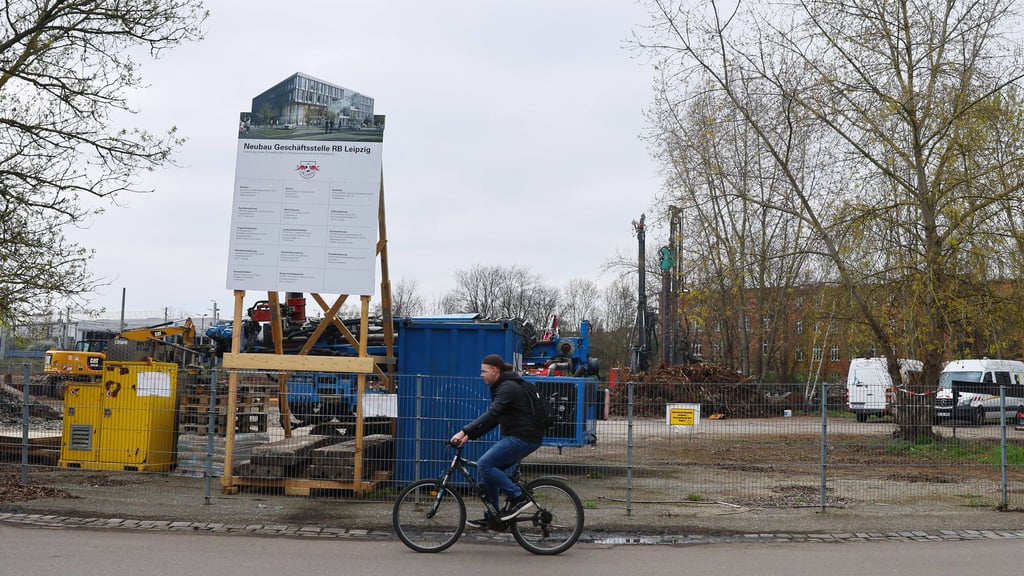 RB leipzig baut an der Capastraße.