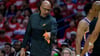 Monty Williams, damaliger Cheftrainer der Phoenix Suns, gestikuliert während eines Spiels.