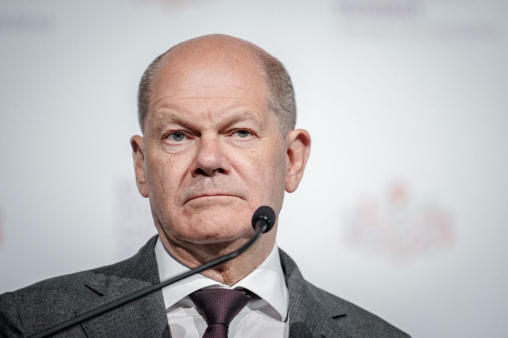 Bundeskanzler Olaf Scholz (SPD) gibt eine Pressekonferenz.