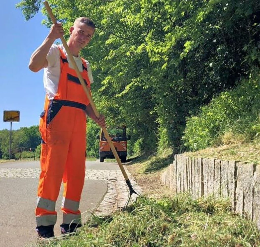 David Klose arbeitet seit 2002 für den Bauhof in Teuchern. Derzeit ist er mit einer weiteren Kraft für Gröbitz und Prittitz zuständig.
