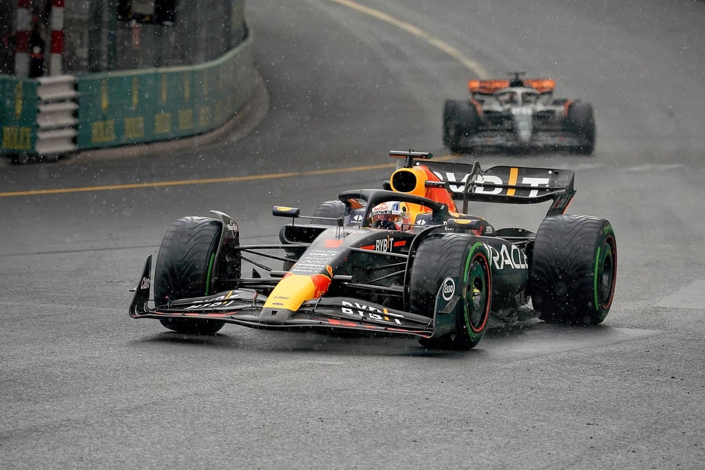 Max Verstappen startet mit einer Trainingsbestzeit in den Großen Preis von Spanien.
