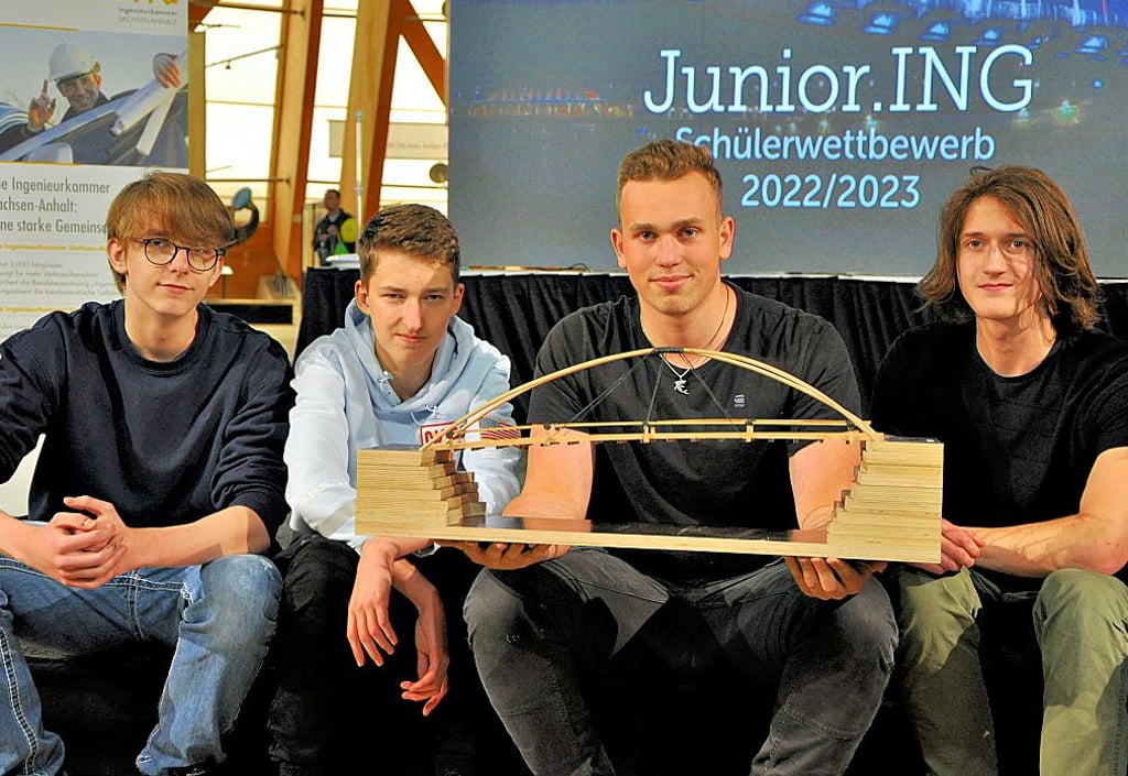 Das Gewinnerteam: Vincent Deutloff, Clemens Schmucker, Colin Butz, Sean Luca Sommer (v.l.) und Romina Schlüter (nicht anwesend).