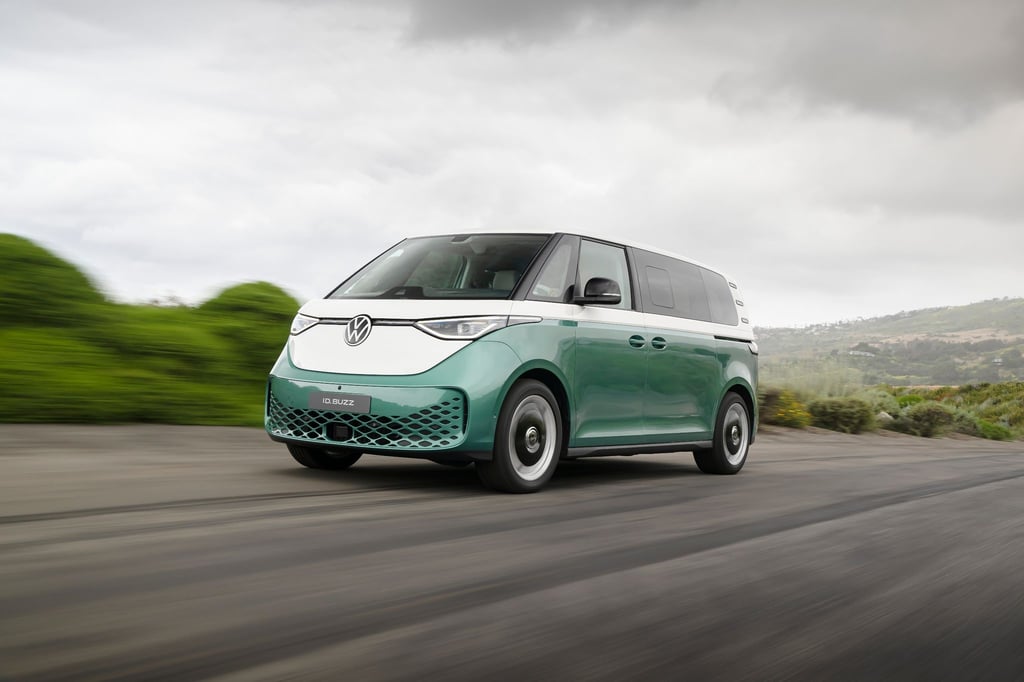 Gewachsener elektrischer Kleinbus: VW wird den ID.Buzz auch mit längerem Radstand anbieten.