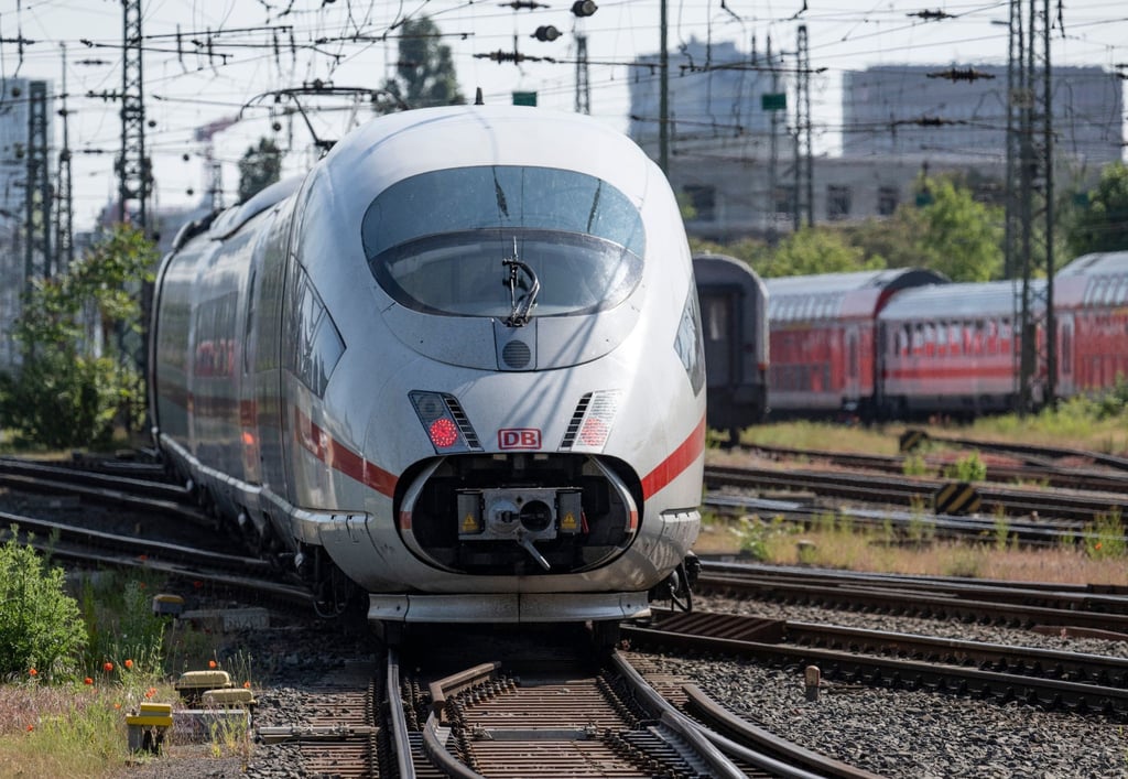 Um Pünktlichkeit langfristig zu verbessern, plant die Bahn ab Juli 2024 umfassende Generalsanierungen wichtiger Strecken.
