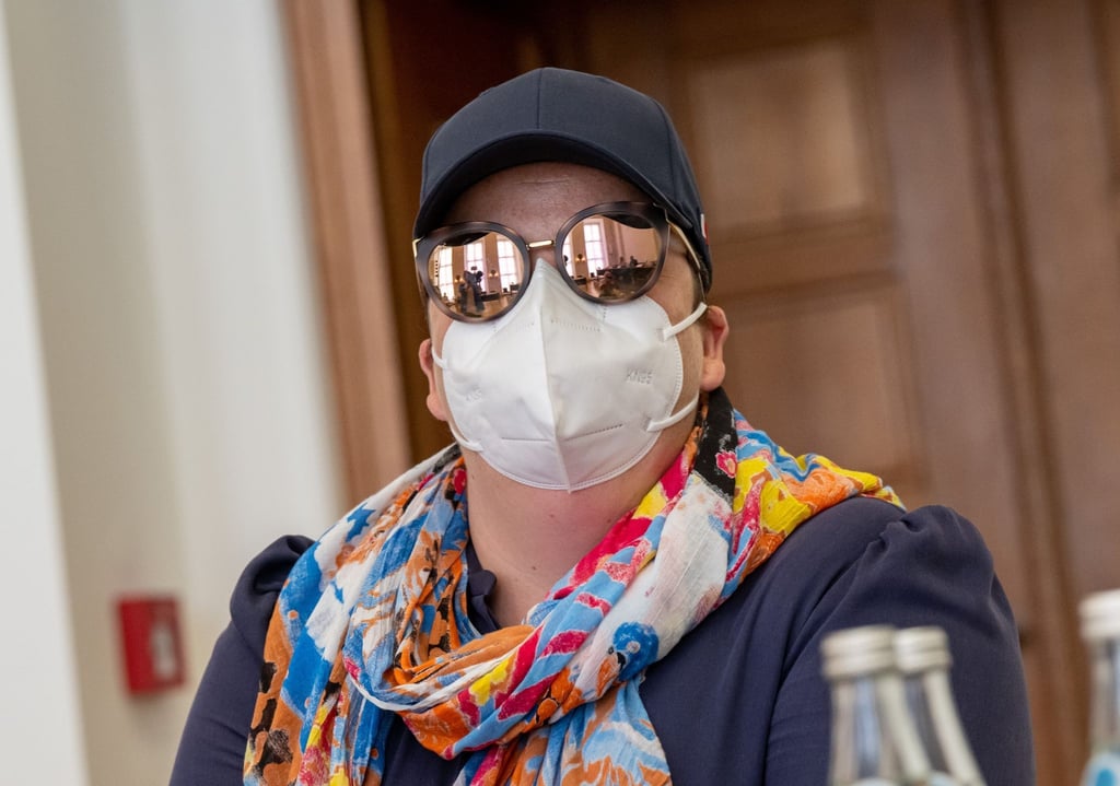 Andrea Tandler kommt im Juli 2022 zur Sitzung des Masken-Untersuchungsausschuss im Bayerischen Landtag zu Zeugenvernehmungen.