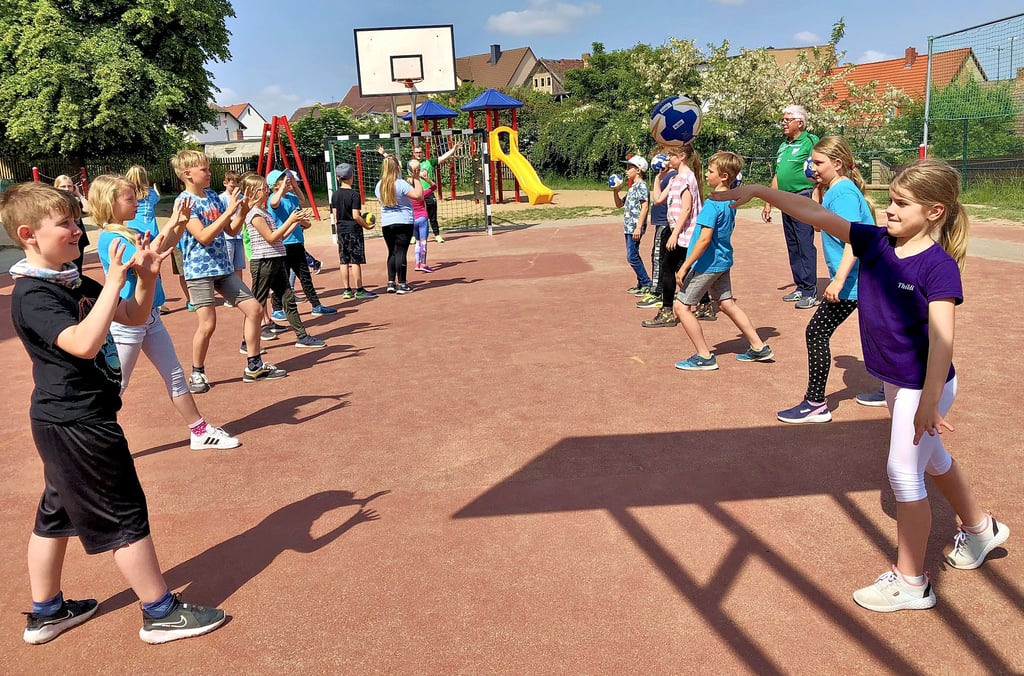 Auf Talentesuche ging in der Grundschule Mücheln unter anderem der Handballverein Friesen Frankleben.
