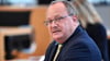 Dirk Bergner (FDP), Abgeordneter, spricht im Plenarsaal während der Sitzung des Thüringer Landtags.