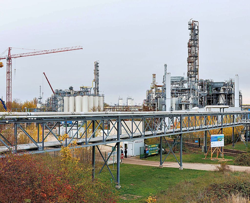 Blick über den Chemiepark in Alttröglitz.